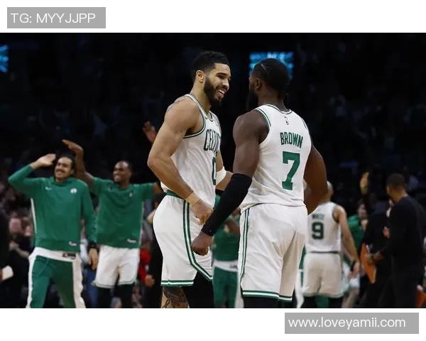 塔图姆火力全开独揽36分绿军轻取篮网展现强大实力 塔图姆火力全开独揽36分绿军轻取篮网展现强大实力