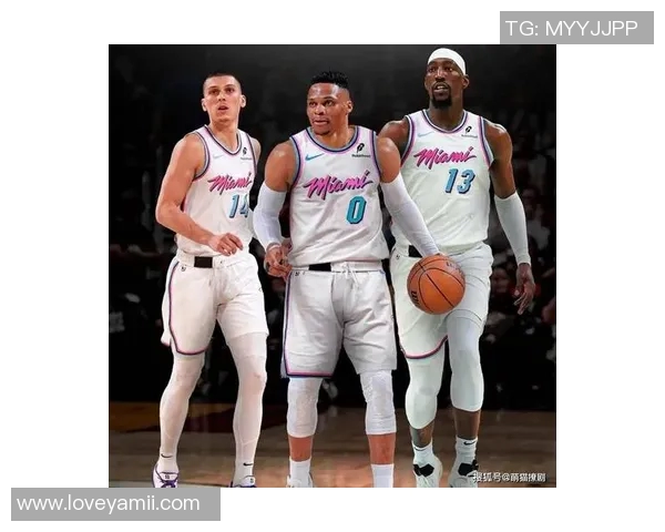 场均24+7!难怪热火不续约希罗,和快船三方交易大赚,比比尔还猛 场均24+7!难怪热火不续约希罗,和快船三方交易大赚,比比尔还猛