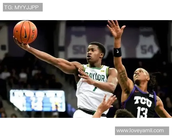 依旧稳定!埃奇库姆11中7&三分4中2拿到17分5板5助 拼下3前场板 依旧稳定!埃奇库姆11中7&三分4中2拿到17分5板5助 拼下3前场板