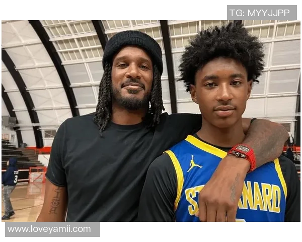 阿里扎:威少和阿奴诺比就像科比那样攻守均衡 麦丹的风格最像我 阿里扎:威少和阿奴诺比就像科比那样攻守均衡 麦丹的风格最像我