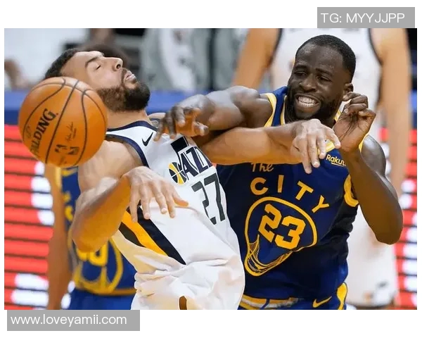 搞心态！努尔基奇贴防小手乱扫领防守犯规 戈贝尔一个肘击吃T